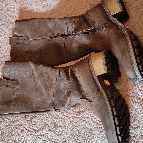 Leather boots - Picture 2 of 12